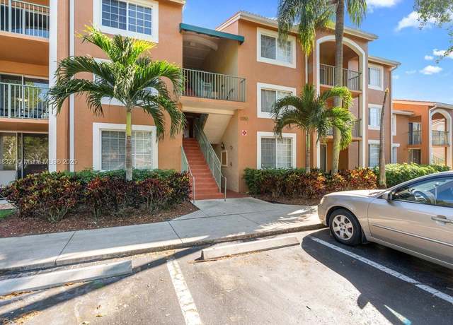 Property at 1150 Wildwood Lakes Blvd #203, Naples, FL 34104, 2 beds, 2 baths