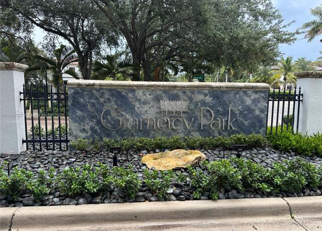 Property at 16021 NW 83rd Ave, Miami Lakes, FL 33016, 4 beds, 3.5 baths