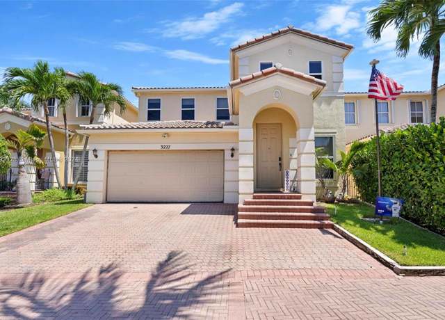 Property at 3227 NE 212th St, Aventura, FL 33180, 4 beds, 3.5 baths