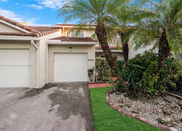 Property at 7490 S Pinewalk Dr S Unit 94-20, Margate, FL 33063, 4 beds, 2.5 baths