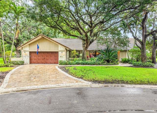Property at 10123 Vestal Ct, Coral Springs, FL 33071, 4 beds, 3 baths