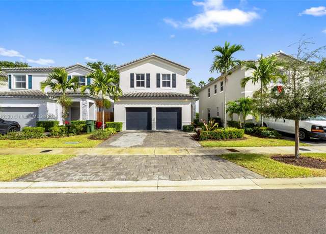 Property at 1417 SE 27th Ter, Homestead, FL 33035, 3 beds, 2.5 baths