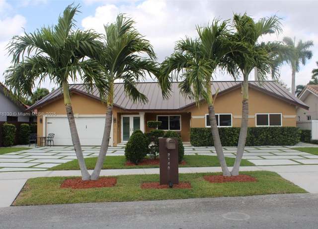 Property at 2140 SW 139th Ct, Miami, FL 33175, 4 beds, 3 baths