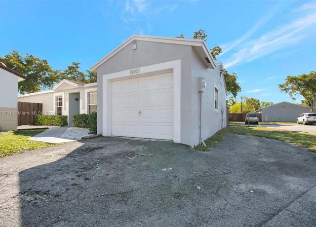 Property at 19901 NW 67th Cir Ct, Hialeah, FL 33015, 4 beds, 2 baths