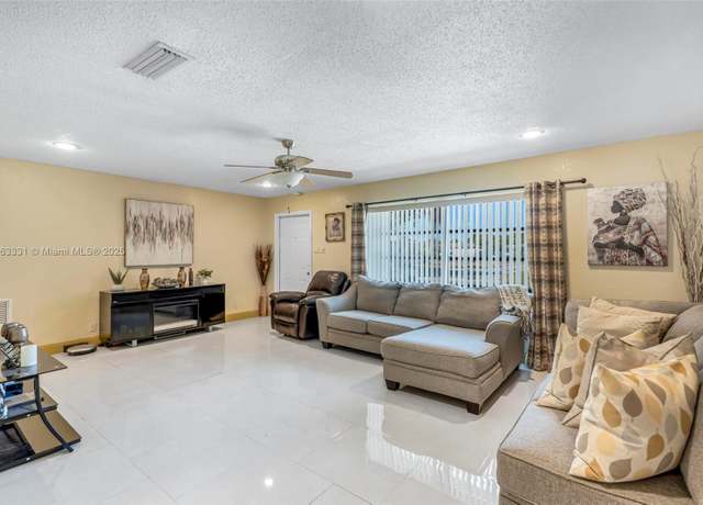 Property at 7220 NW 8th Ct, Margate, FL 33063, 2 beds, 2 baths