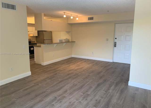 Property at 470 S Park Rd Unit 7-307, Hollywood, FL 33021, 3 beds, 2 baths