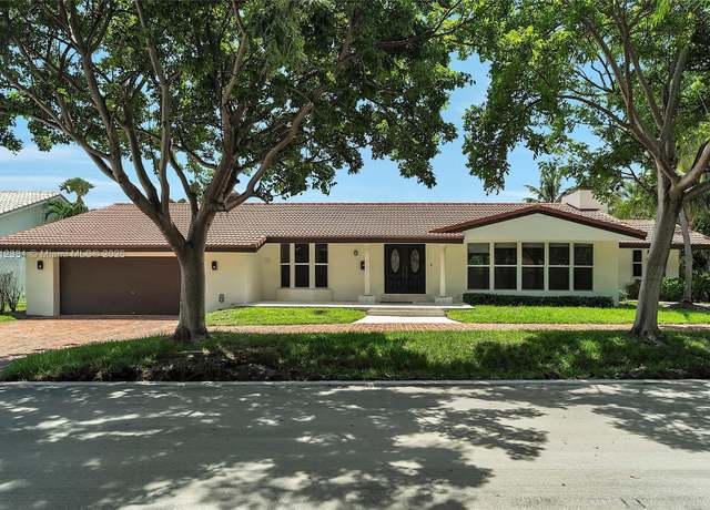 Property at 9 Gatehouse Rd, Sea Ranch Lakes, FL 33308, 3 beds, 3 baths