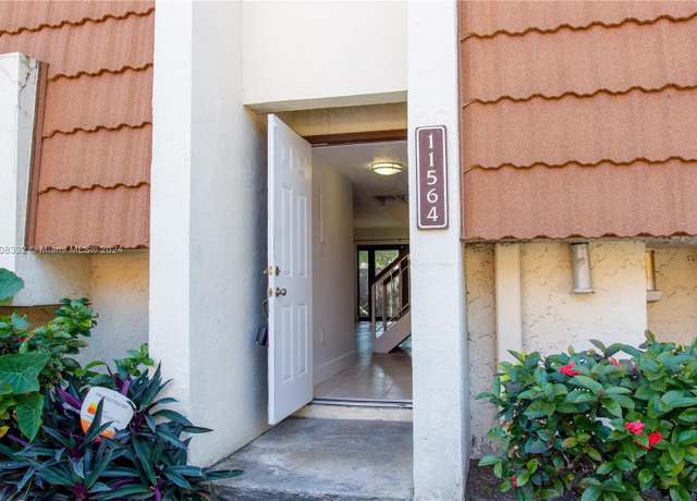 Property at 11564 NW 1st St #11564, Plantation, FL 33325, 2 beds, 2.5 baths