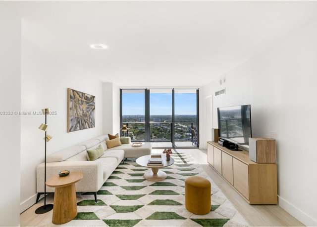 Property at 121 NE 34th St #2412, Miami, FL 33137, 1 bed, 1 bath