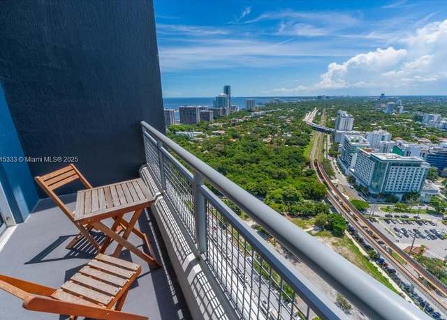 Property at 60 SW 13th St #3203, Miami, FL 33130, 1 bed, 1.5 baths