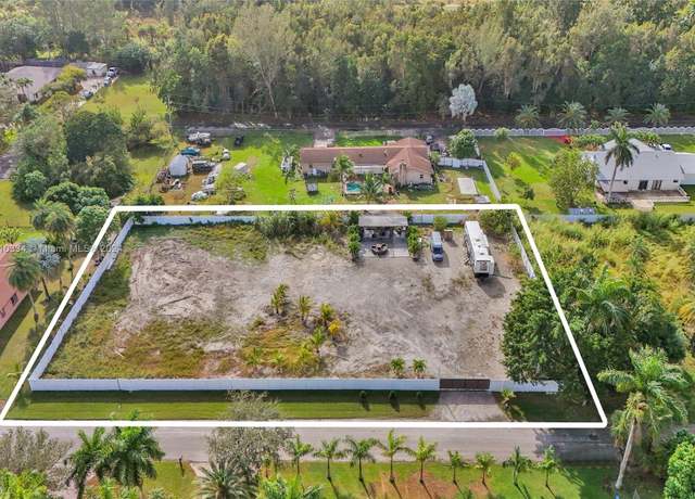 Property at 19730 SW 14th St, Pembroke Pines, FL 33029