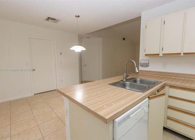 Property at 18328 NW 68th Ave Unit P, Hialeah, FL 33015, 1 bed, 1 bath