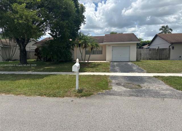Property at 9285 Affirmed Ln, Boca Raton, FL 33496, 4 beds, 2 baths
