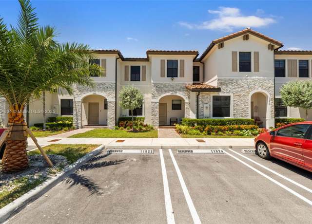 Property at 11823 SW 247th Ter, Homestead, FL 33032, 3 beds, 2.5 baths