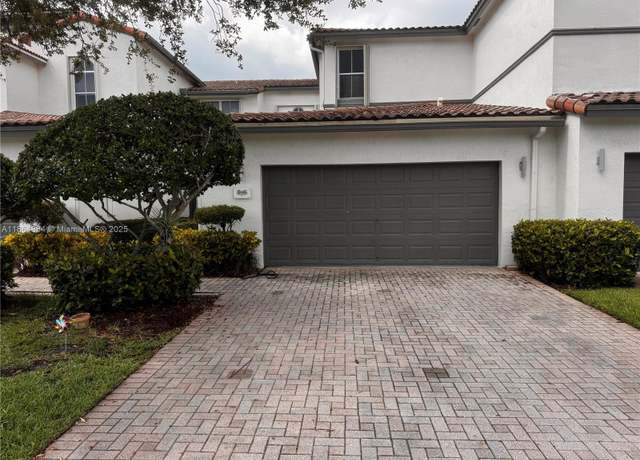 Property at 876 W Spinnaker Dr W, Hollywood, FL 33019, 3 beds, 3 baths