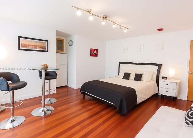 Property at 420 15th St #306, Miami Beach, FL 33139, 1 bath