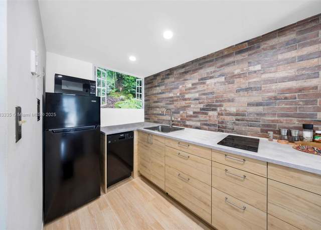 Property at 12500 NE 15th Ave #312, North Miami, FL 33161, 1 bath