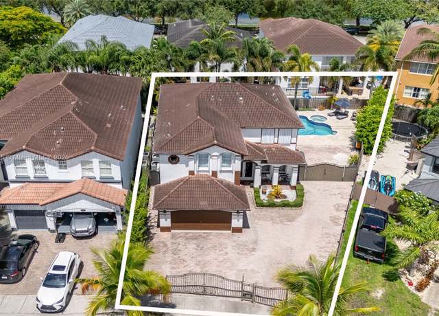 Property at 14989 SW 22nd St, Miami, FL 33185, 5 beds, 5 baths