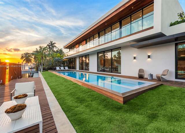 Property at 2288 Sunset Dr, Miami Beach, FL 33140, 7 beds, 9.5 baths