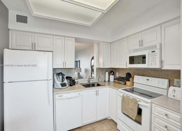 Property at 7431 NW 1st St #407, Margate, FL 33063, 2 beds, 2 baths