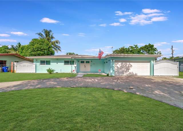 Property at 811 SW 39th Ave, Fort Lauderdale, FL 33312, 3 beds, 2 baths