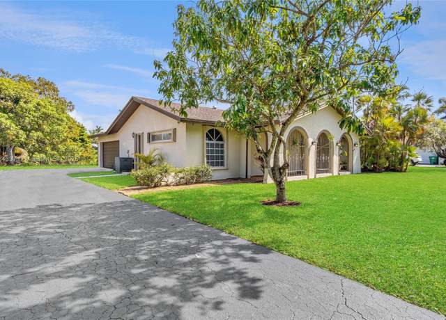 Property at 8941 SW 176th St, Palmetto Bay, FL 33157, 4 beds, 2 baths