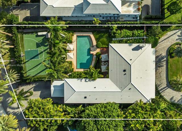 Property at 6655 Pinetree Ln, Miami Beach, FL 33141, 7 beds, 5 baths
