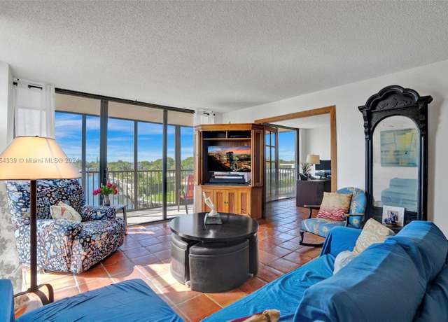 Property at 2500 NE 135th St Unit C301, North Miami, FL 33181, 2 beds, 2 baths