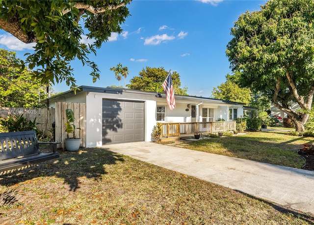 Property at 1701 SW 12th Ave, Fort Lauderdale, FL 33315, 3 beds, 2 baths