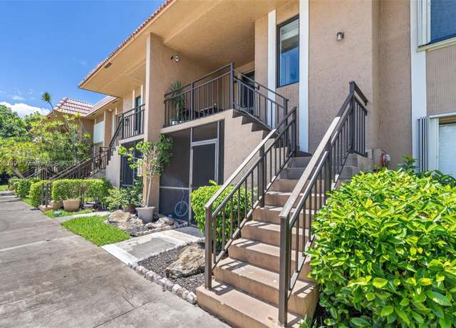 Property at 195 Lakeview Dr #205, Weston, FL 33326, 2 beds, 2 baths