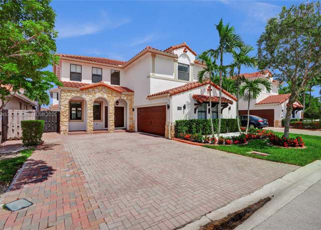 Property at 1007 NW 99th Ct, Miami, FL 33172, 4 beds, 3.5 baths