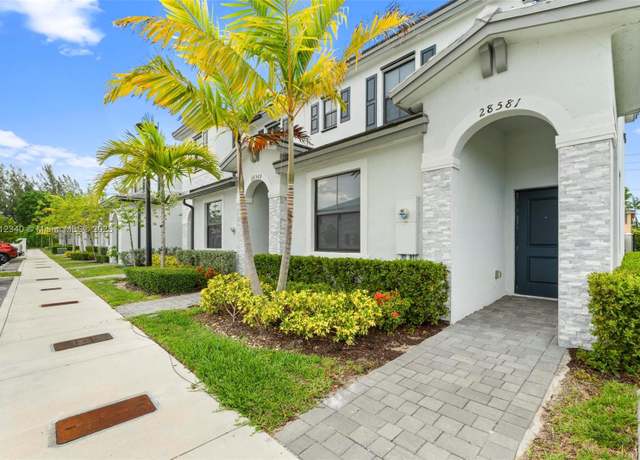 Property at 28581 SW 132nd Ct, Homestead, FL 33033, 3 beds, 3 baths