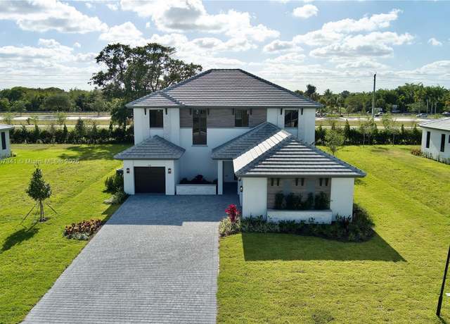 Property at 2391 SW 123rd Ter, Davie, FL 33325, 4 beds, 3.5 baths