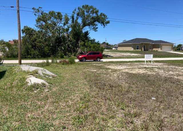 Property at 3139 NE 14 Pl, Cape Coral, FL 33909