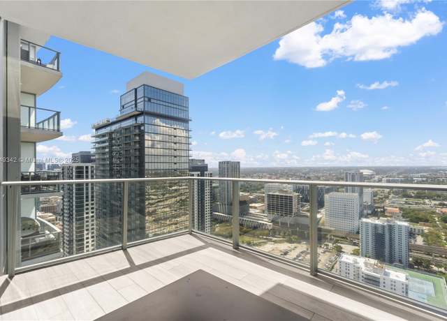 Property at 851 NE 1st Ave #3906, Miami, FL 33132, 1 bed, 2 baths