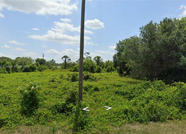 Property at 567 NE Farrell Dr, Lake Placid, FL 33852