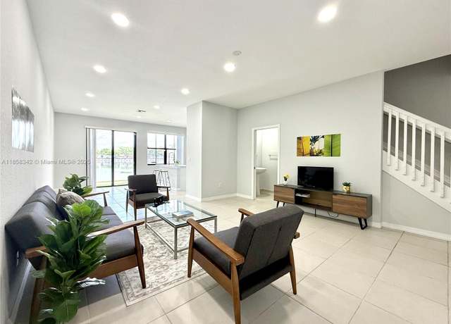 Property at 1047 NW 33rd Mnr, Pompano Beach, FL 33064, 3 beds, 2.5 baths