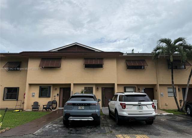 Property at 6850 NW 173rd Dr #103, Hialeah, FL 33015, 2 beds, 1.5 baths