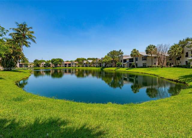 Property at 3950 Cocoplum Cir Unit F, Coconut Creek, FL 33063, 3 beds, 2.5 baths