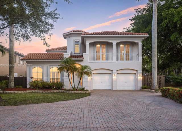 Property at 11388 NW 68th St, Doral, FL 33178, 5 beds, 4.5 baths