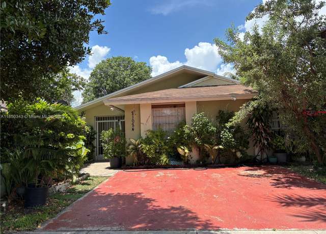 Property at 21024 SW 118th Pl, Miami, FL 33177, 3 beds, 2 baths