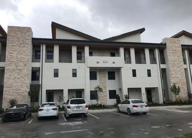 Property at 10431 NW 82nd St #5, Doral, FL 33178, 3 beds, 2.5 baths