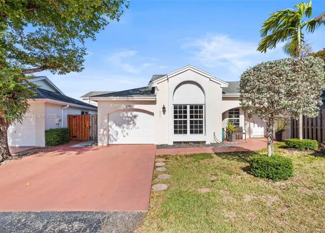 Property at 9981 NW 51st Ln, Doral, FL 33178, 3 beds, 2 baths