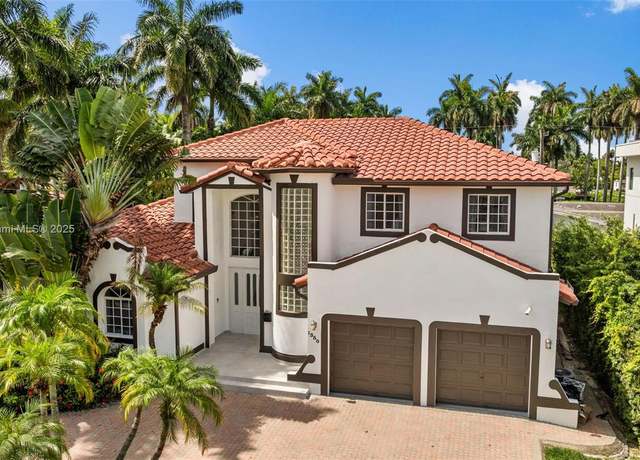 Property at 1350 Hollywood Blvd, Hollywood, FL 33019, 5 beds, 4.5 baths