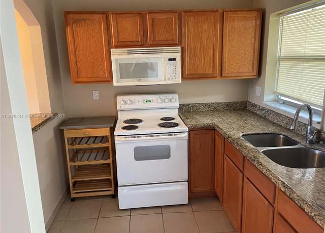 Property at 8325 Sunrise Lakes Blvd #305, Sunrise, FL 33322, 1 bed, 1 bath