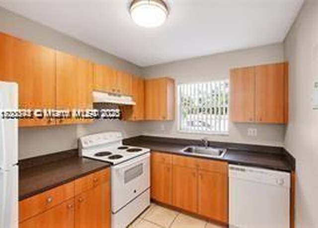 Property at 4841 NW 9th Dr #4840, Plantation, FL 33317, 1 bed, 1 bath
