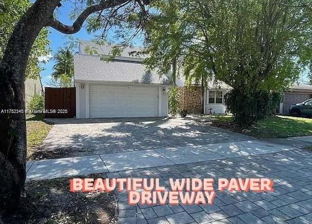 Property at 1350 S Fieldlark Ln, Homestead, FL 33035, 4 beds, 3 baths