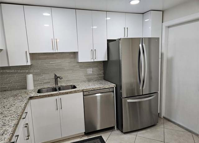 Property at 330 SE 2nd St Unit 504G, Hallandale Beach, FL 33009, 1 bed, 1.5 baths