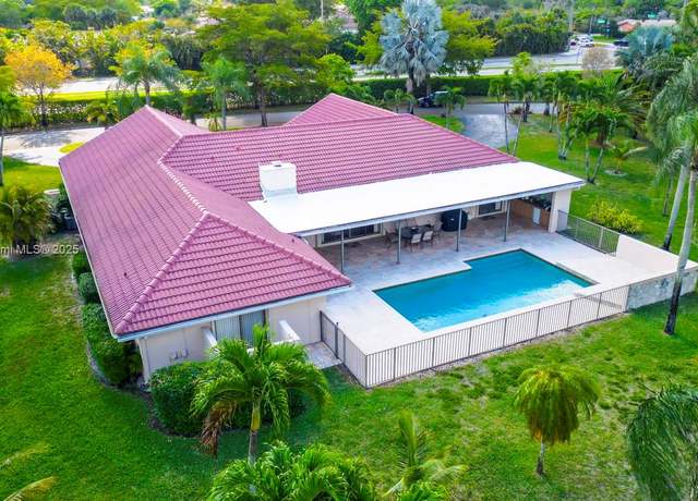 Property at 1800 NW 105th Ln, Coral Springs, FL 33071, 5 beds, 3.5 baths