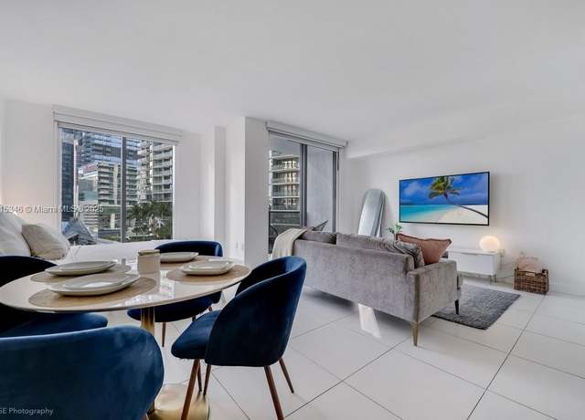 Property at 31 SE 6th St #1703, Miami, FL 33131, 1 bath